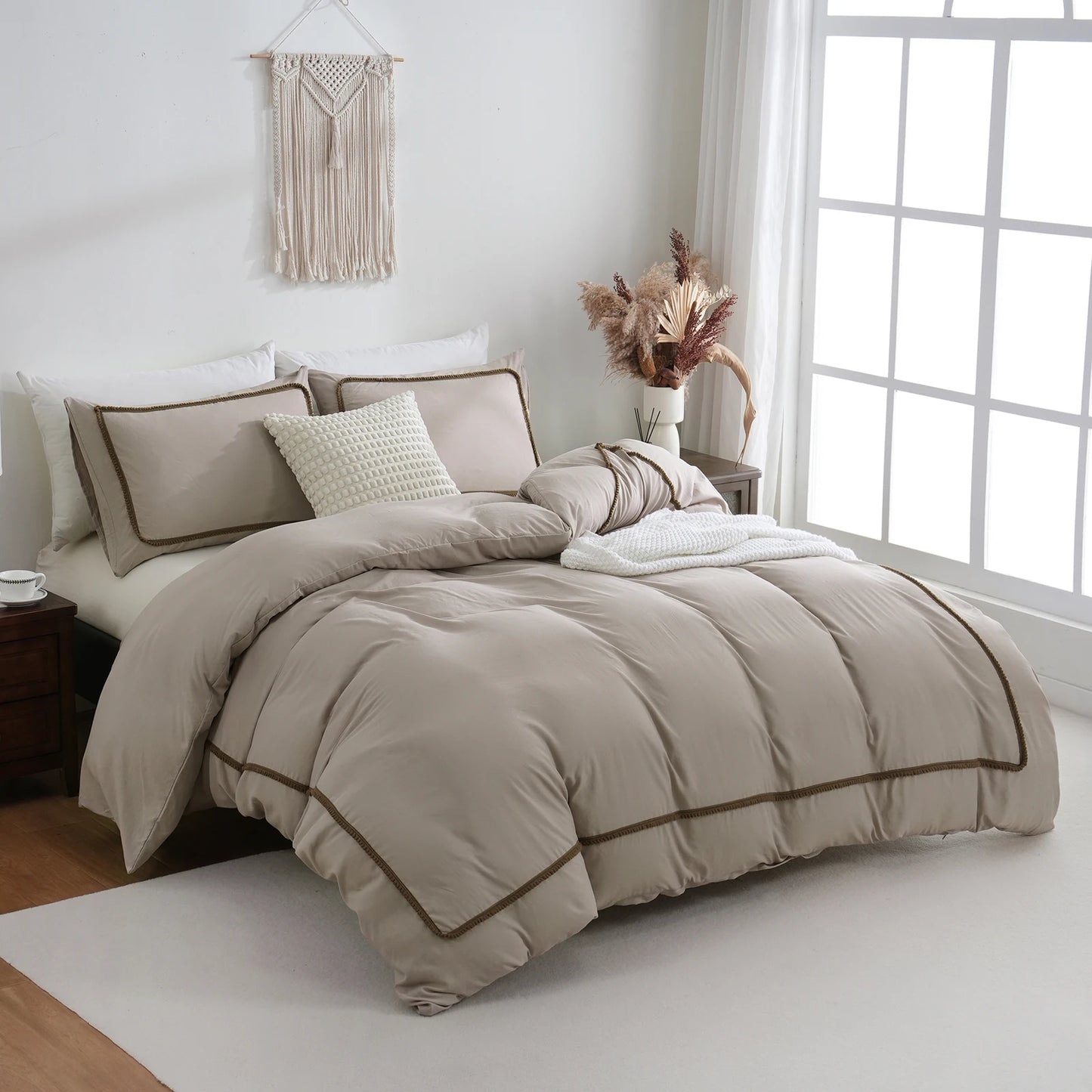 White And Khaki Duvet Cover Set